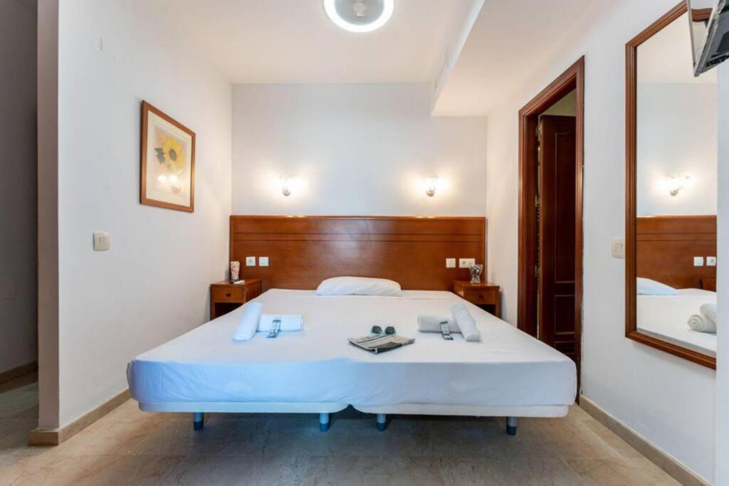 Ct 240 - Beachfront Apartment -Don Juan Manilva Kültér fotó