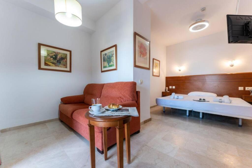 Ct 240 - Beachfront Apartment -Don Juan Manilva Kültér fotó