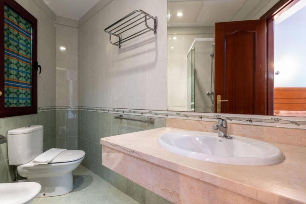 Ct 240 - Beachfront Apartment -Don Juan Manilva Kültér fotó
