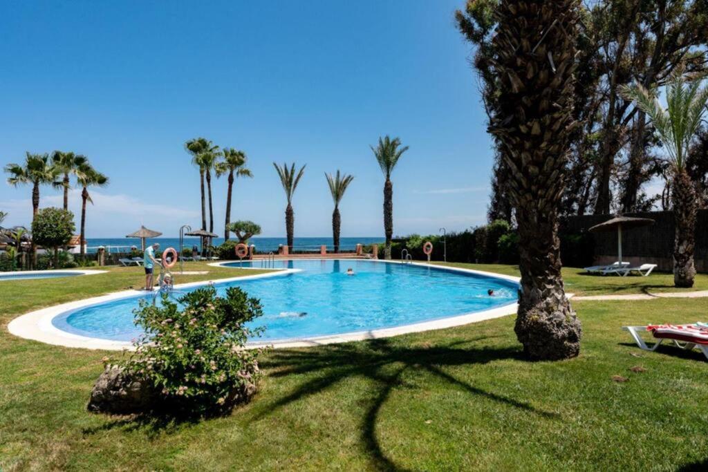 Ct 240 - Beachfront Apartment -Don Juan Manilva Kültér fotó