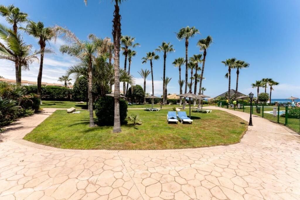 Ct 240 - Beachfront Apartment -Don Juan Manilva Kültér fotó