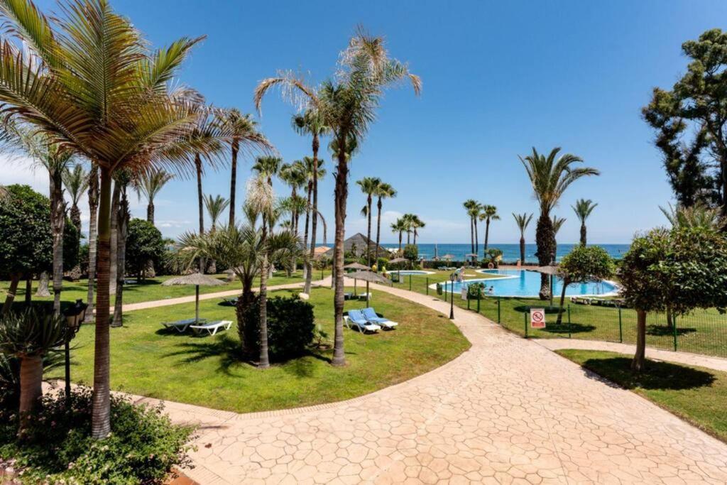 Ct 240 - Beachfront Apartment -Don Juan Manilva Kültér fotó