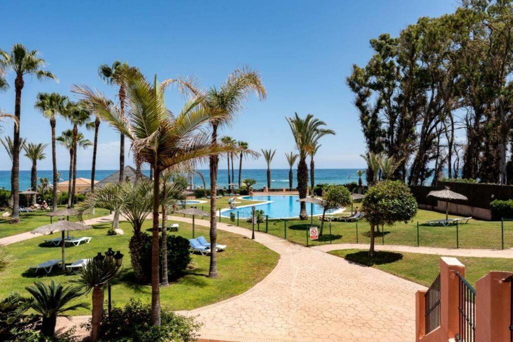 Ct 240 - Beachfront Apartment -Don Juan Manilva Kültér fotó