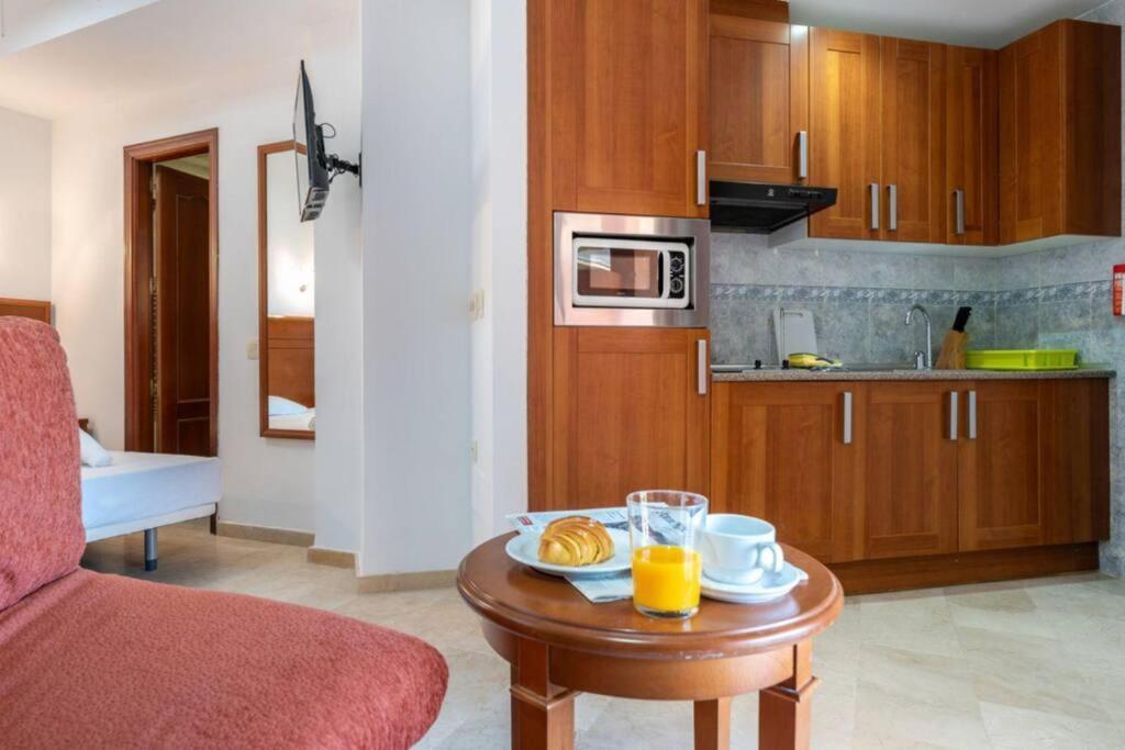 Ct 240 - Beachfront Apartment -Don Juan Manilva Kültér fotó